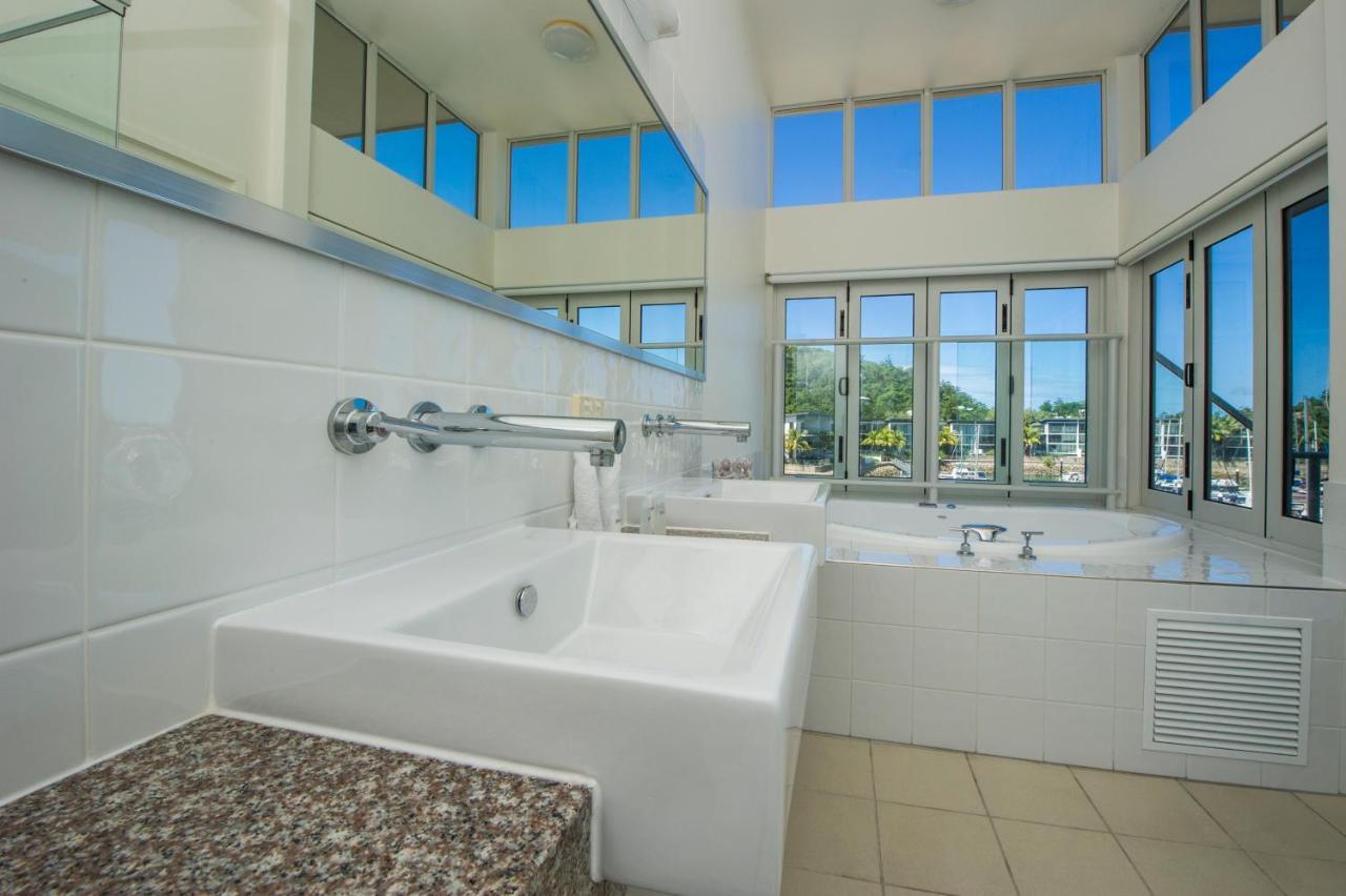 Beachside Magnetic Harbour Apartments Nelly Bay ภายนอก รูปภาพ