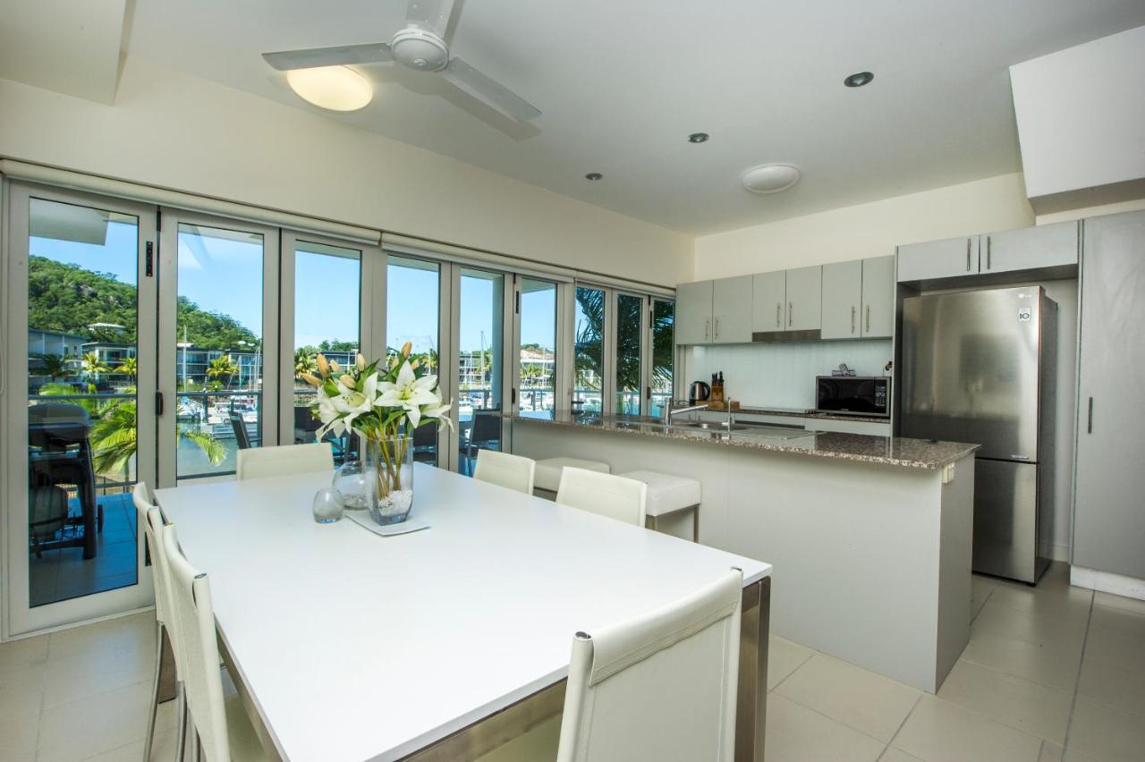 Beachside Magnetic Harbour Apartments Nelly Bay ภายนอก รูปภาพ