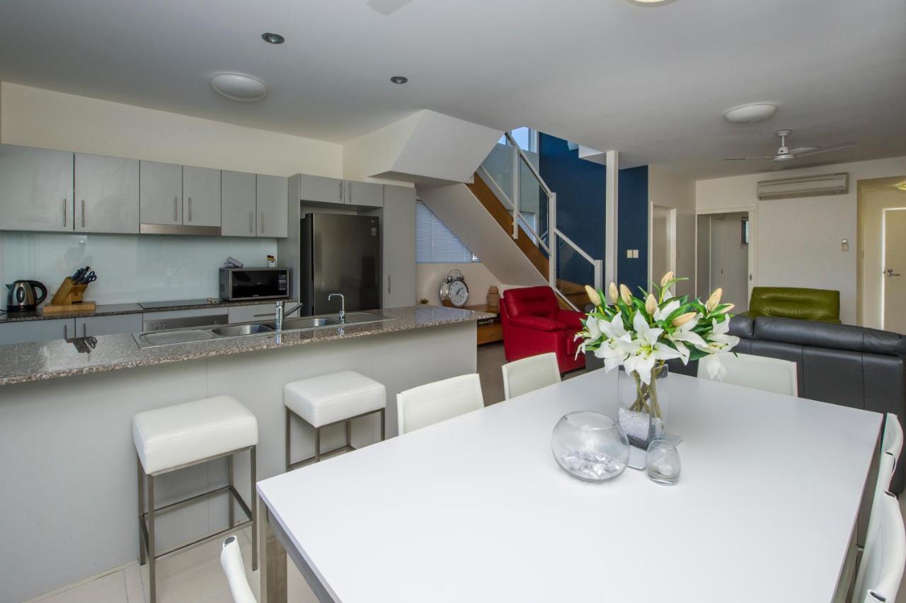 Beachside Magnetic Harbour Apartments Nelly Bay ภายนอก รูปภาพ