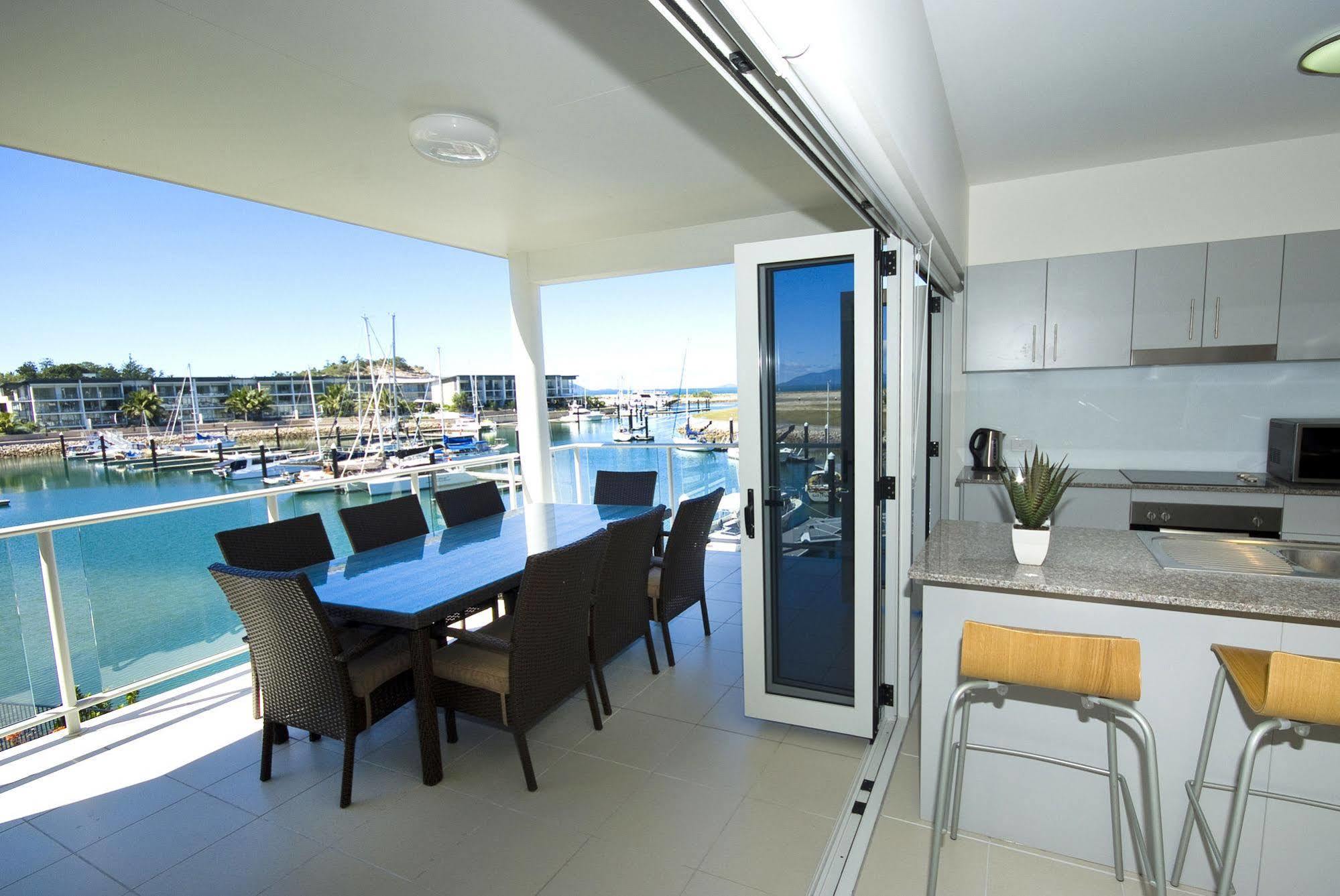 Beachside Magnetic Harbour Apartments Nelly Bay ภายนอก รูปภาพ