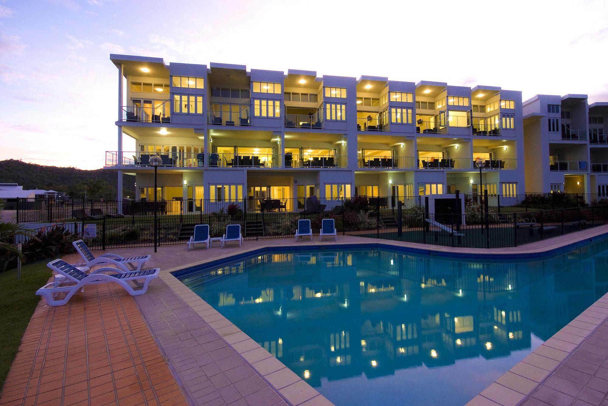 Beachside Magnetic Harbour Apartments Nelly Bay ภายนอก รูปภาพ