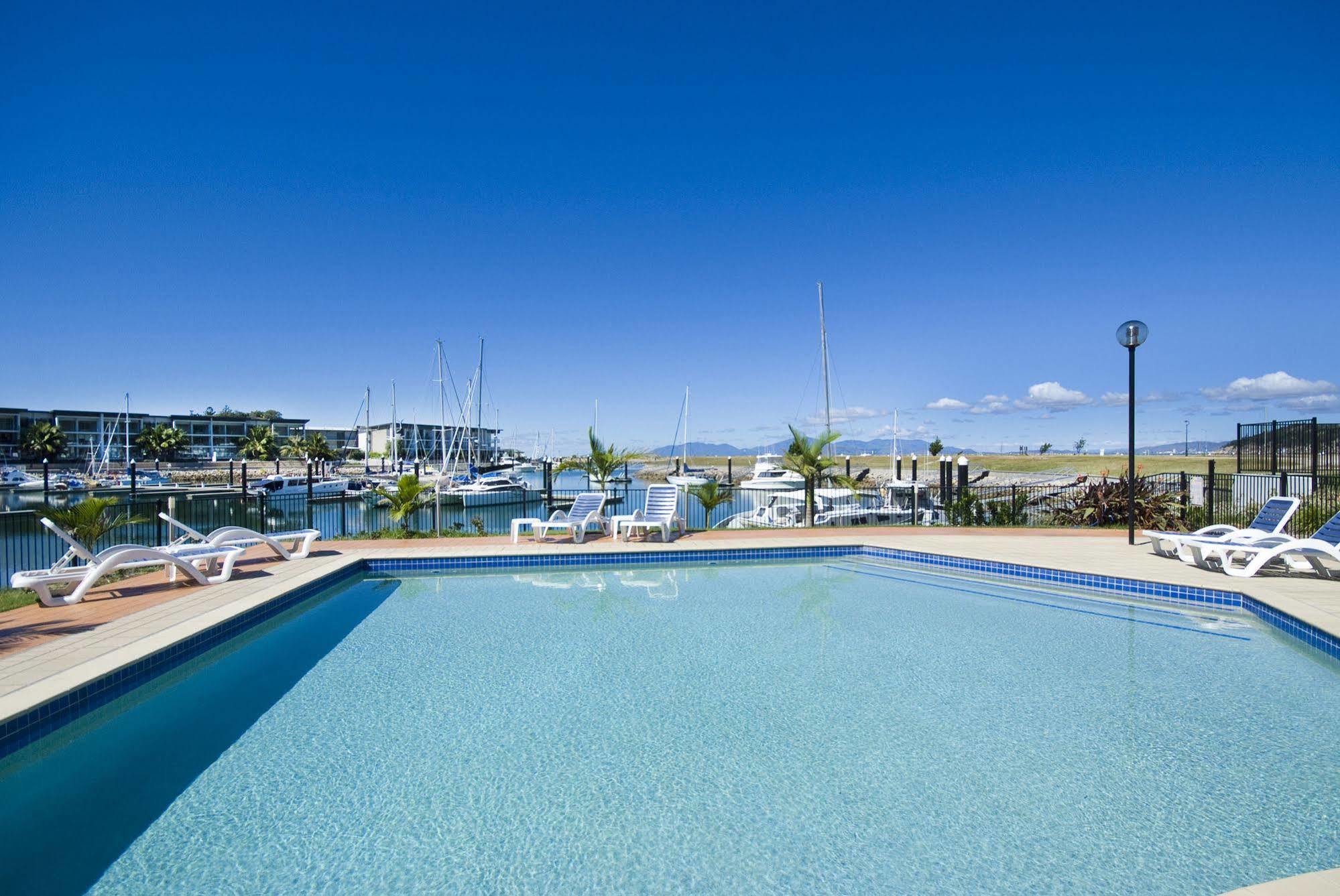 Beachside Magnetic Harbour Apartments Nelly Bay ภายนอก รูปภาพ