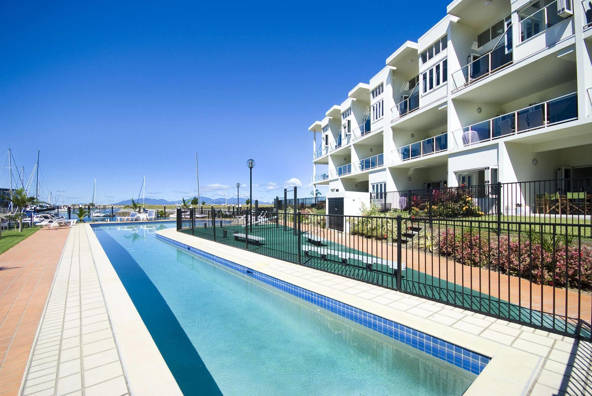 Beachside Magnetic Harbour Apartments Nelly Bay ภายนอก รูปภาพ
