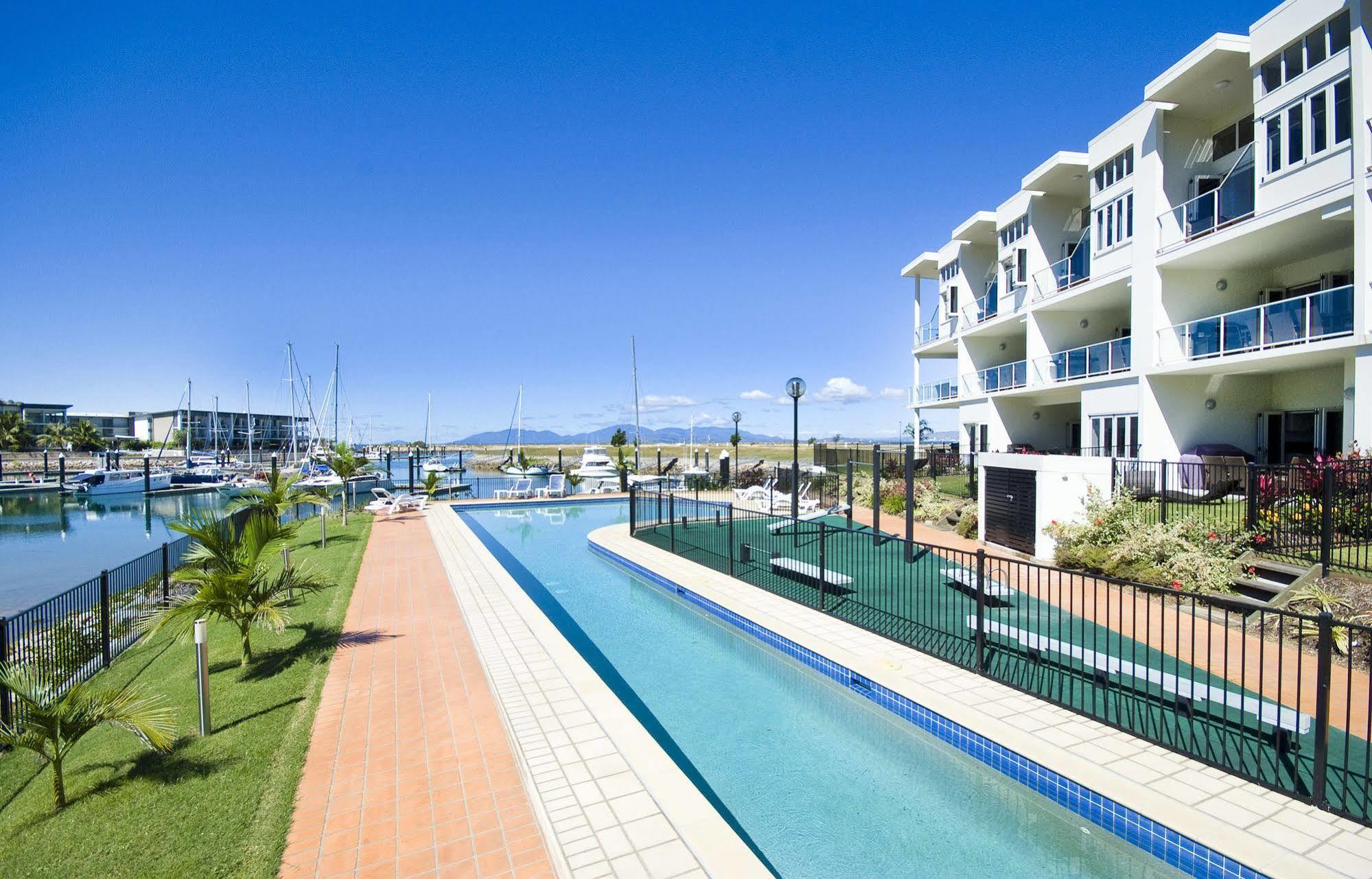 Beachside Magnetic Harbour Apartments Nelly Bay ภายนอก รูปภาพ